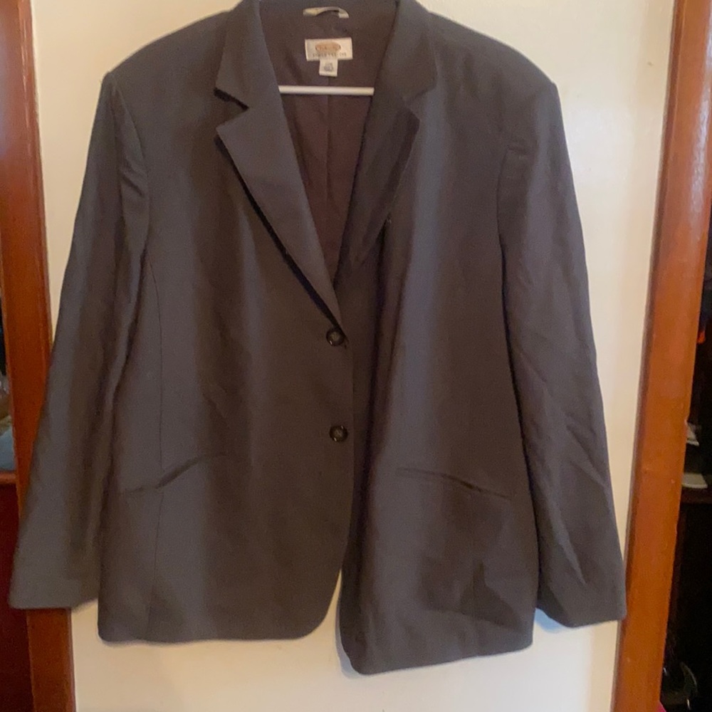Talbott’s Woman Petite suit jacket